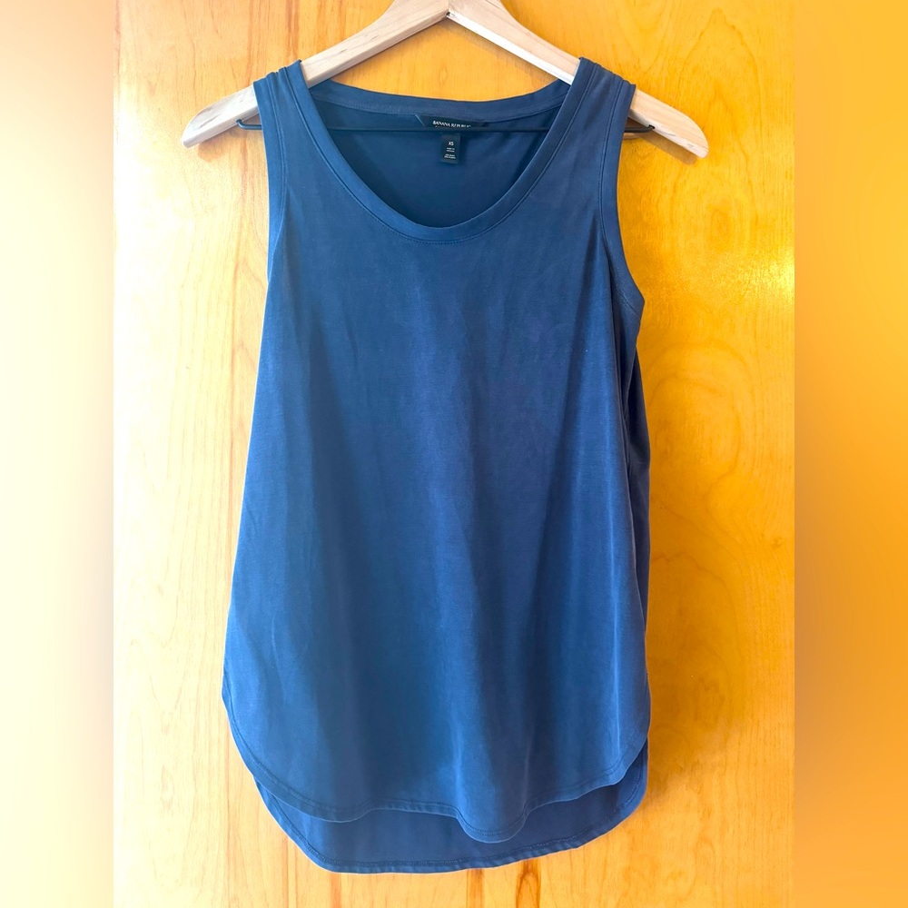 Banana Republic Hi-Lo tank